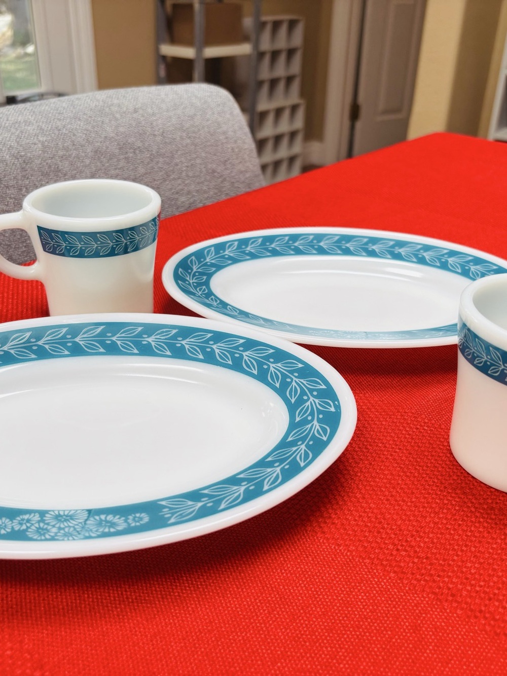 Vintage Pyrex Turquoise Leaf plate and mug set.
